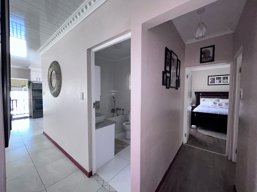3 Bedroom Property for Sale in Cove Rock Eastern Cape